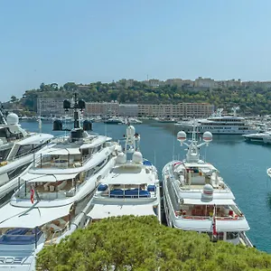 Port Palace Hotell